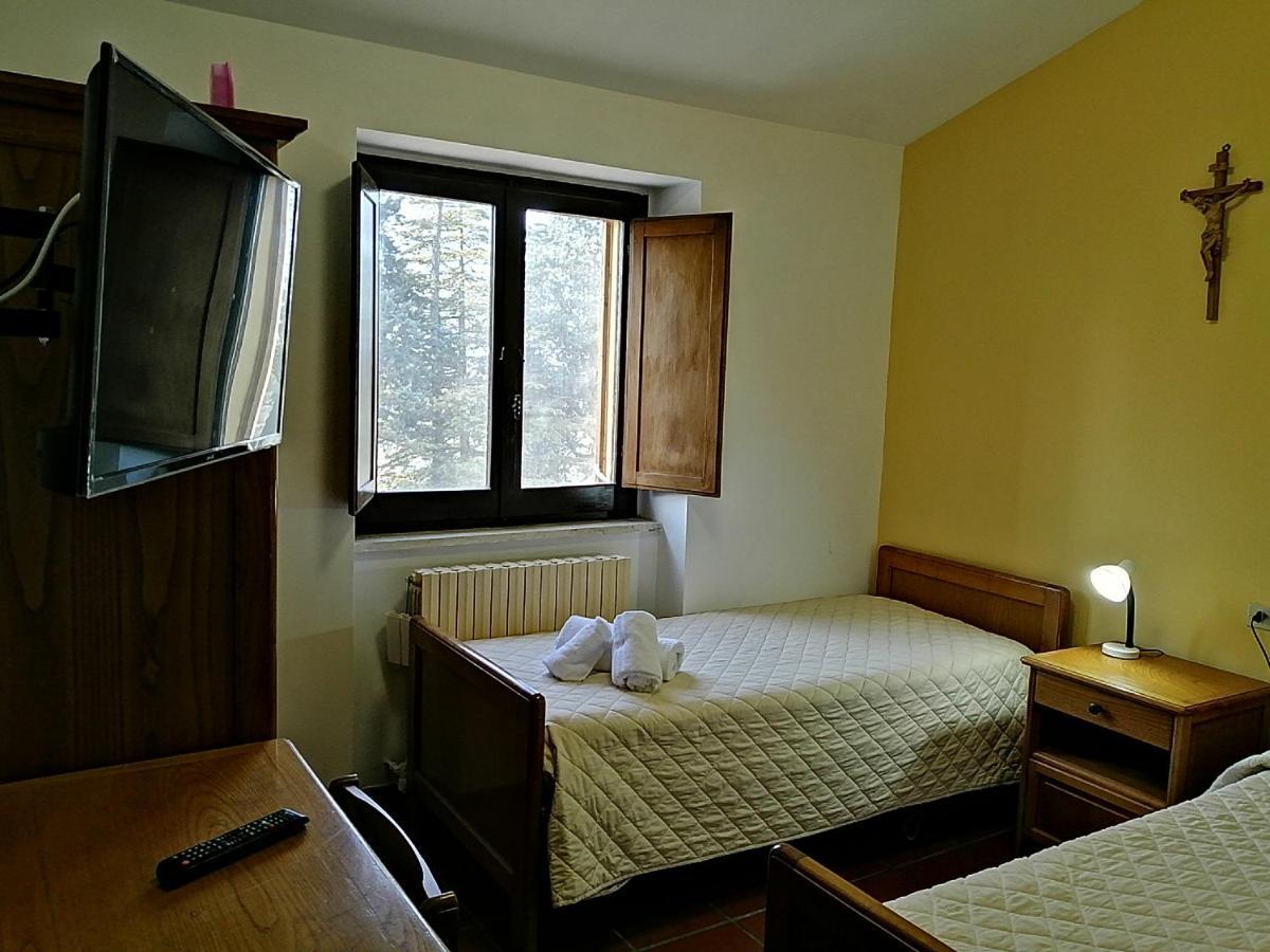 Villa Casa Per Ferie Ulivo D'Asís Exterior foto