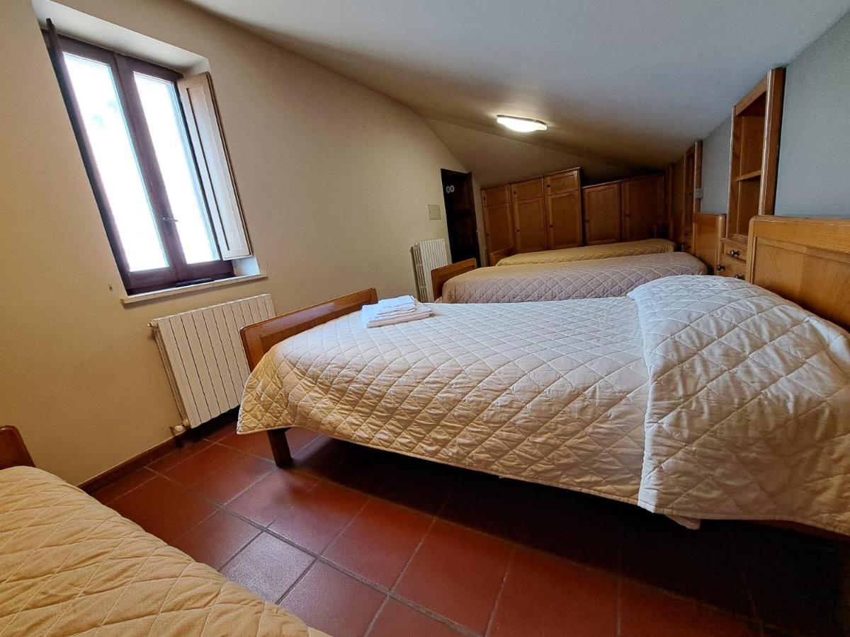 Villa Casa Per Ferie Ulivo D'Asís Exterior foto